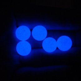 KORALIKI FLUORESCENCYJNE NIEBIESKIE 8 mm 5 szt.