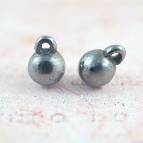 ZAWIESZKA KORALIK SREBRNO CZARNY 8mm 2 szt. ZAWIESZKA KORALIK SREBRNO CZARNY 8mm 2 szt.